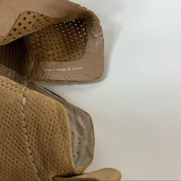 Women’s Dolce Vita suede ankle booties - Picture 5 of 5